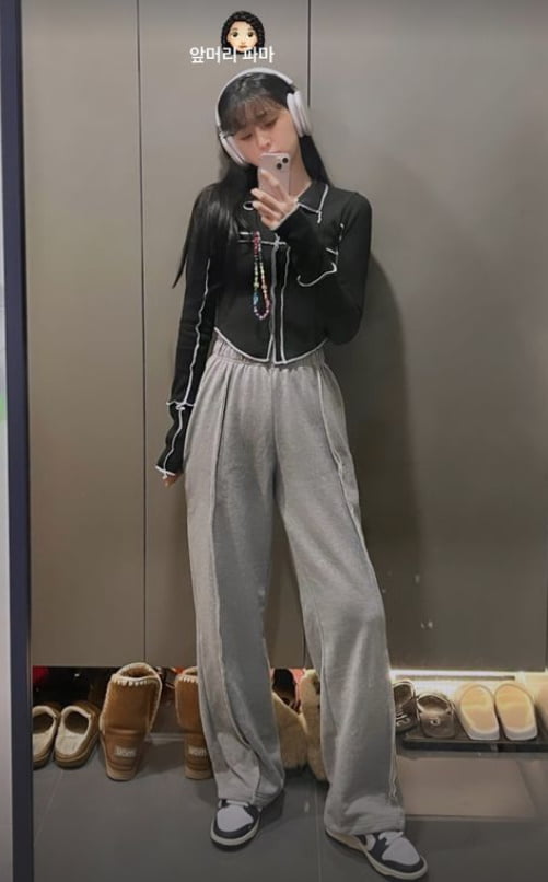 설현, 이기적인 기럭지 뽐내며...개미 허리[TEN★]