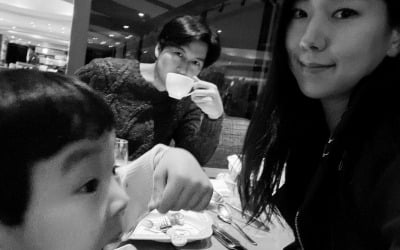 "셋, 아니 넷" '이필모♥' 서수연, 결혼했던 곳에서 근사한 디너로 결혼기념일 자축 [TEN★]