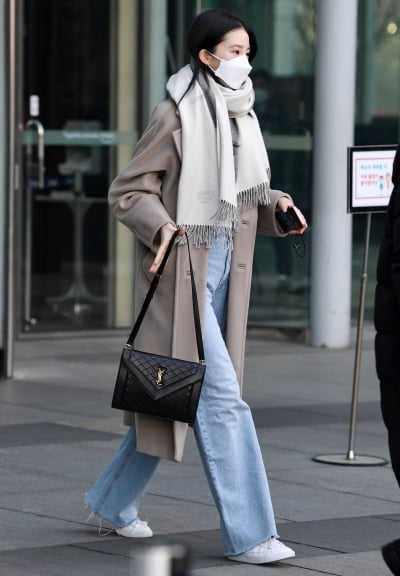 [TEN 포토] 모델 아이린 '스타일리쉬한 퇴근길'