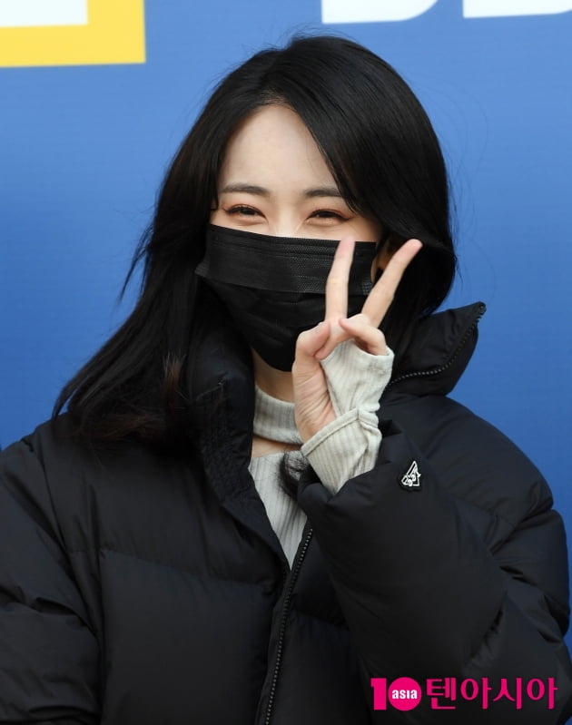 [TEN 포토] 비비지 신비 '추위 날리는 눈웃음'