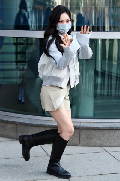 [TEN 포토] 비비지 엄지 '상큼 발랄한 인사'