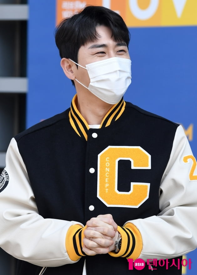 [TEN 포토] 영탁 '팬들 만나러 가야죠~'