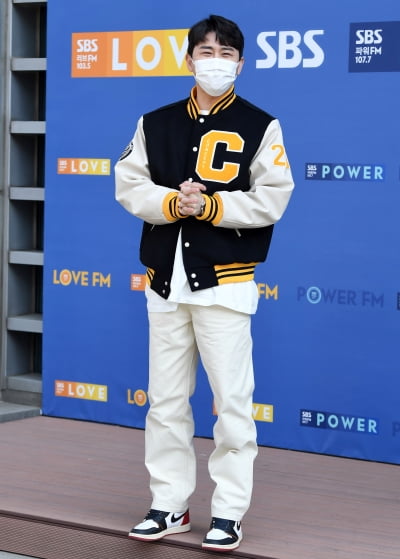 [TEN 포토] 영탁 '마성의 분위기남'