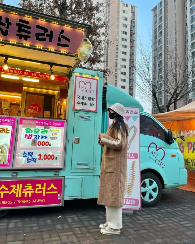 '전진♥' 류이서, 천원짜리 콕 쥐고 장날 츄러스에 입맛 다시는 중 "얏호" [TEN★]