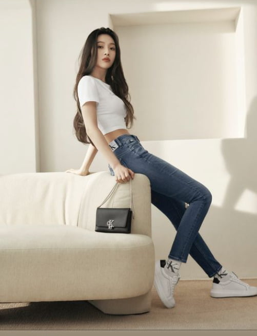 레드벨벳 조이, 청바지+흰티만 입어도 빛나네...매력있는 이쁨[TEN★]