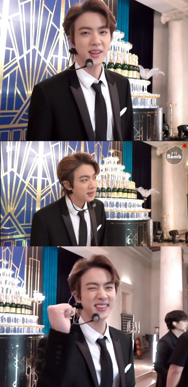 방탄소년단 진 "화려한 오프닝? 제 얼굴이 화려한 게 아닐까요?"…美 심야 토크쇼 뒷 이야기