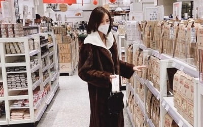 '권상우♥' 손태영, 커피 한 잔 마시는데 커피잔도 남달라 '우아+세련' [TEN★]