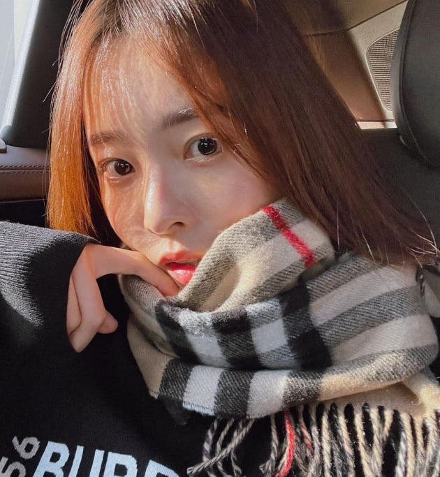 '박성광♥' 이솔이, 목도리와 티셔츠는 B사 명품으로 맞추는 센스 "날씨 좋아" [TEN★]