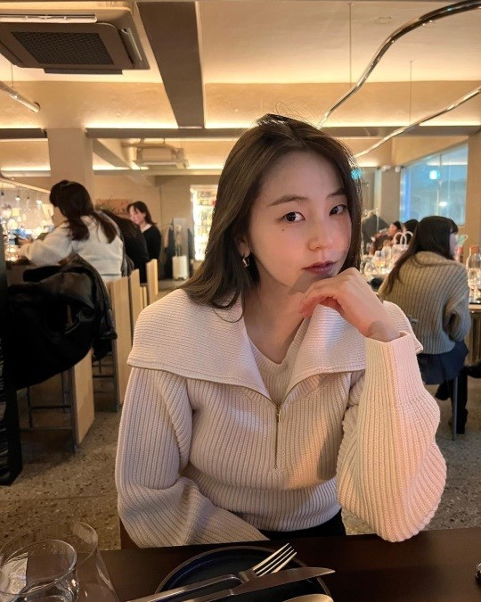 '볼살 실종' 안소희, 다른 사람 같네…성숙·청순 비주얼에 '감탄' [TEN★]