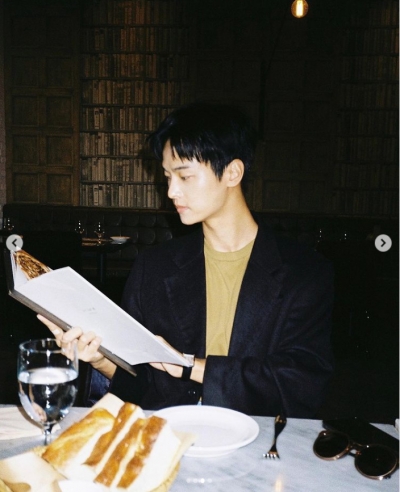 차학연, 드라마 마치고 첫 근황...레트로 분위기도 잘 어울려[TEN★]