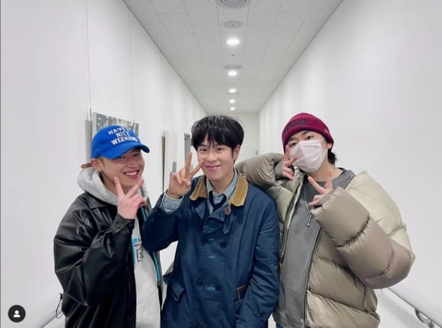'해병대' 피오, 마지막 공연이라고 달려온 형들 누구?...지코x유권 블락비 우정[TEN★]