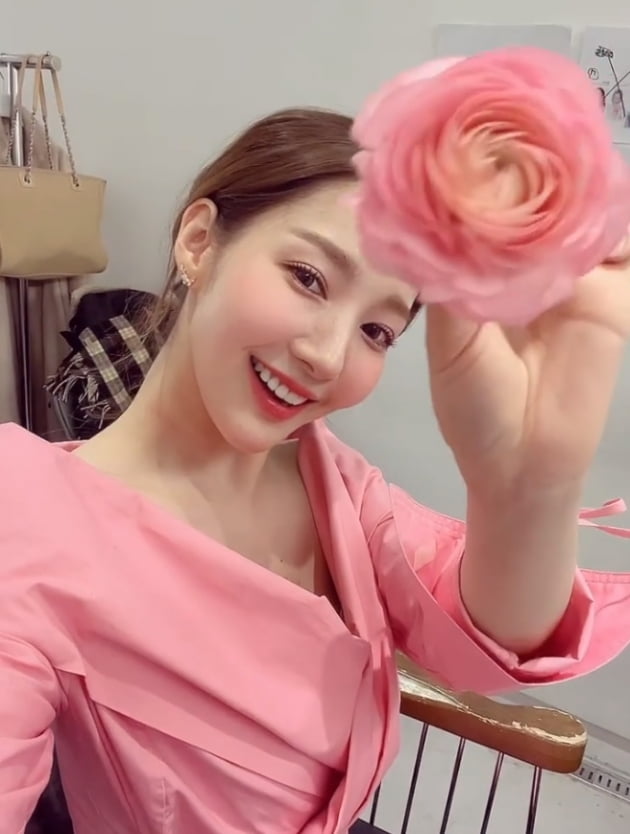 박민영, 핑크빛 유혹...나의 발렌타인 주인공이 되어줄래?[TEN★]