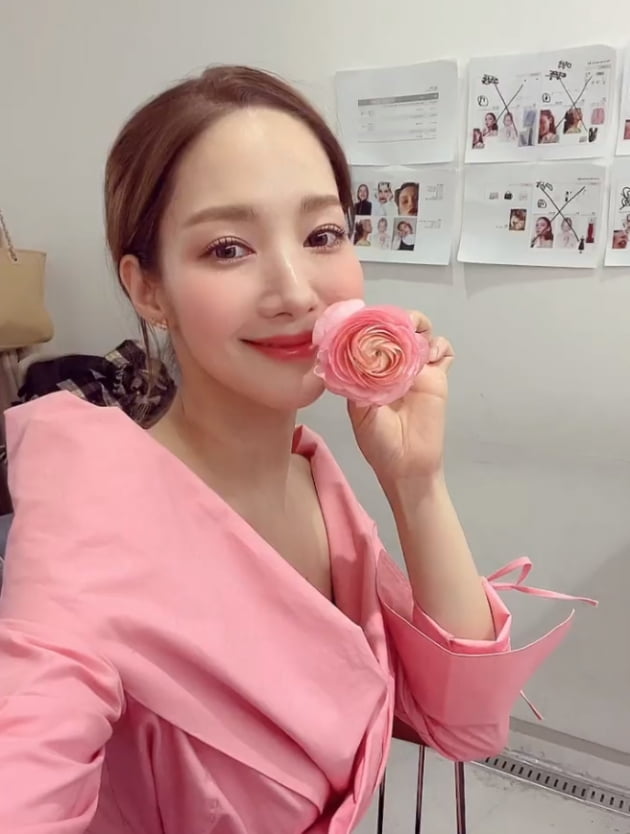 박민영, 핑크빛 유혹...나의 발렌타인 주인공이 되어줄래?[TEN★]
