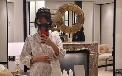 '둘째 임신' 황정음, 기분 전환…D라인 가려준 명품 C사 가방 자랑[TEN★]
