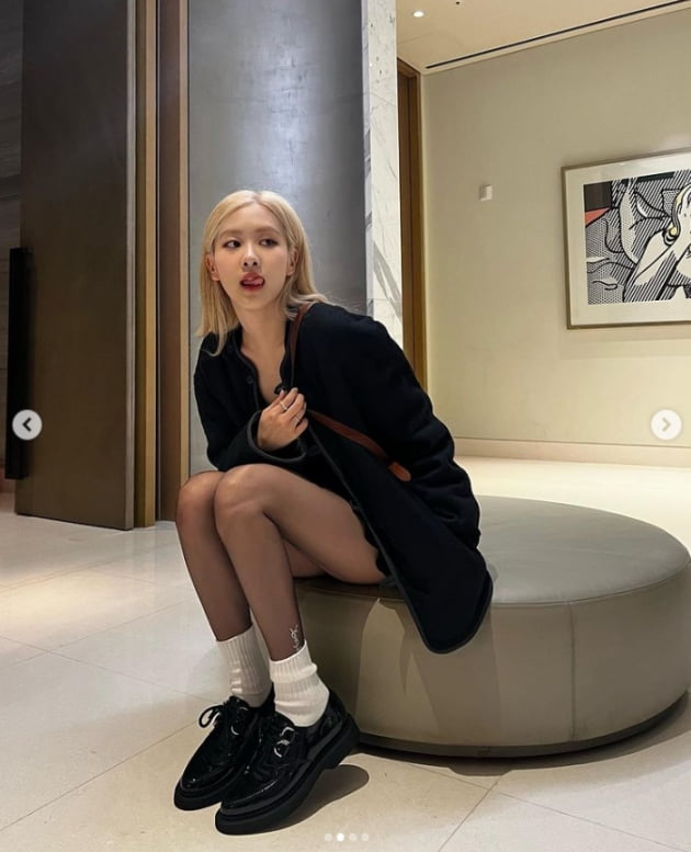 블랙핑크 로제, 길고긴 각선미 뽐내며...나노 발목[TEN★]