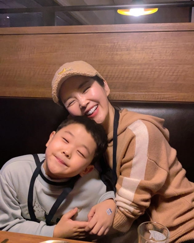 "술은 백해무익" 장영란♥한창, 딸·아들과 온가족 깨 쏟아지는 저녁 식사[TEN★]