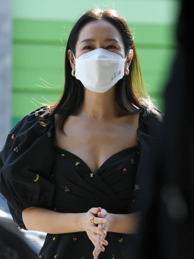 [TEN 포토] 손예진 '결혼 발표후 첫 포착'