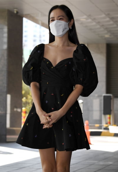 [TEN 포토] 손예진 '음푹 파인 쇄골라인엔 물 고이겠네'