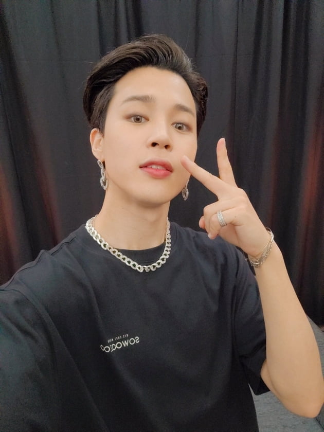 방탄소년단 지민 SNS, 7개 게시물로 3000만 팔로워 '돌파'
