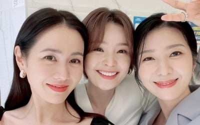 '현빈♥' 손예진, 결혼 앞두고 미모 물 올랐네…쇄골에 물 고일듯 [TEN★]