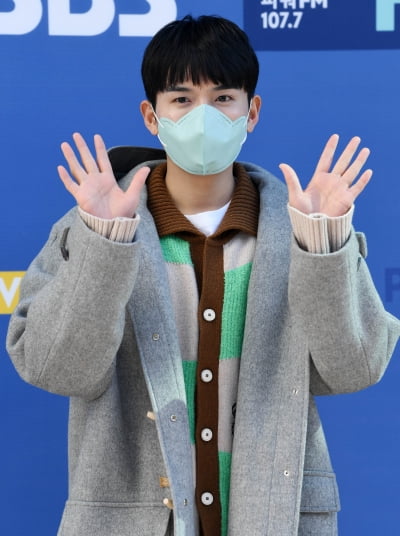 [TEN 포토] 슈퍼주니어 려욱 '오랜만에 인사드려요'