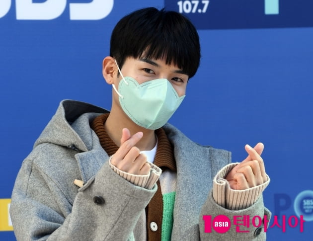 [TEN 포토] 려욱 '뮤지컬 팬레터 사랑해주세요'