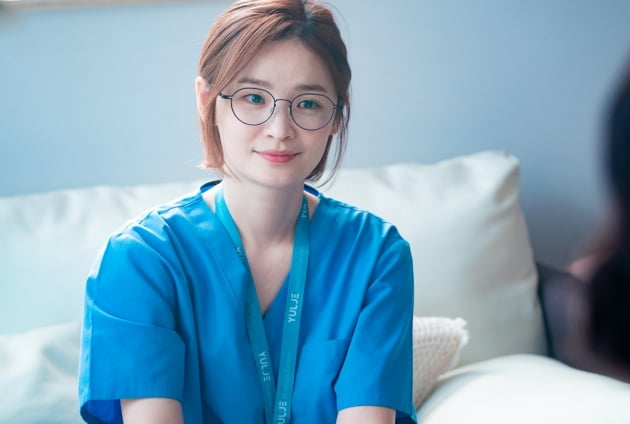 [TEN피플] 전미도 불륜, 애틋한 사랑으로 포장…내로남불로 지워낸 '슬의생'