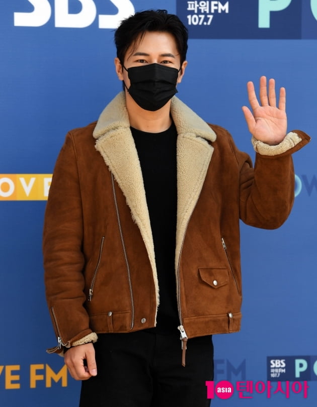 [TEN 포토] 이규형 '라디오 생방으로 만나요'