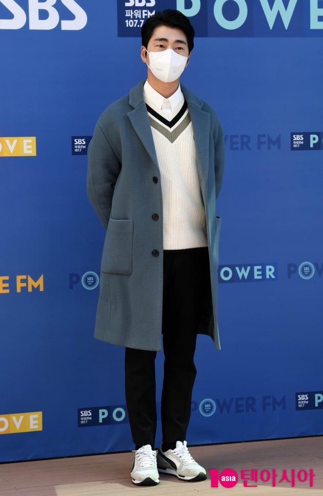 [TEN 포토] 박정표 '수줍은 포토타임'