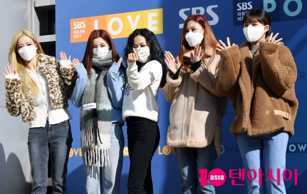 [TEN 포토] 에이핑크 '5인 완전체로 컴백'