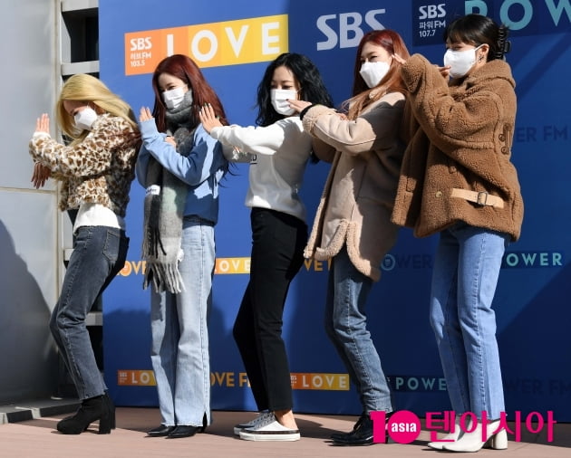 [TEN 포토] 에이핑크 '포인트 안무 멋있죠~'