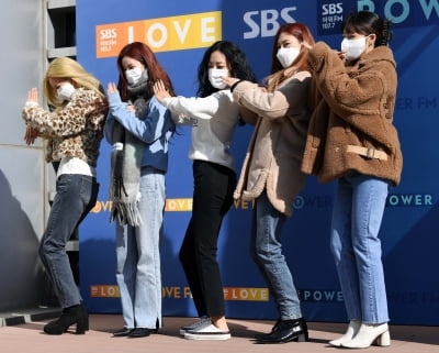 [TEN 포토] 에이핑크 '포인트 안무 멋있죠~'