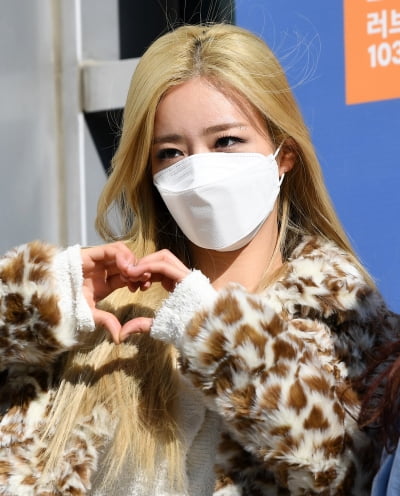 [TEN 포토] 에이핑크 윤보미 '빛나는 금발'