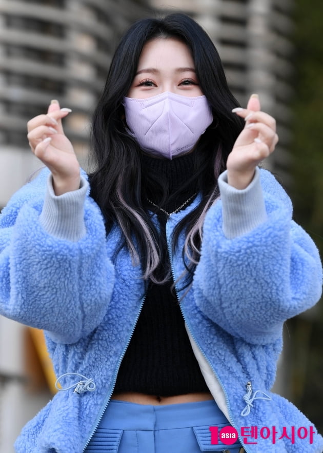 [TEN 포토] 홍지윤 '러블리한 하트'