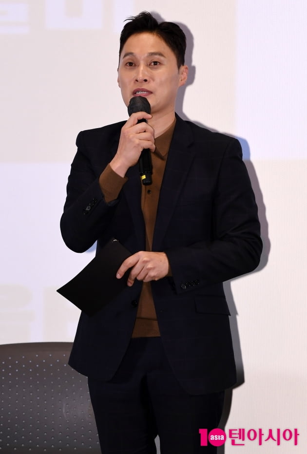 [TEN 포토] 송준근 '송하예 쇼케이스 MC입나다'
