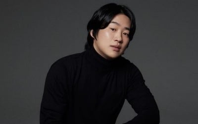 안재홍, 장발로 변신한 정봉이…동생 류준열 따라했나[TEN★]