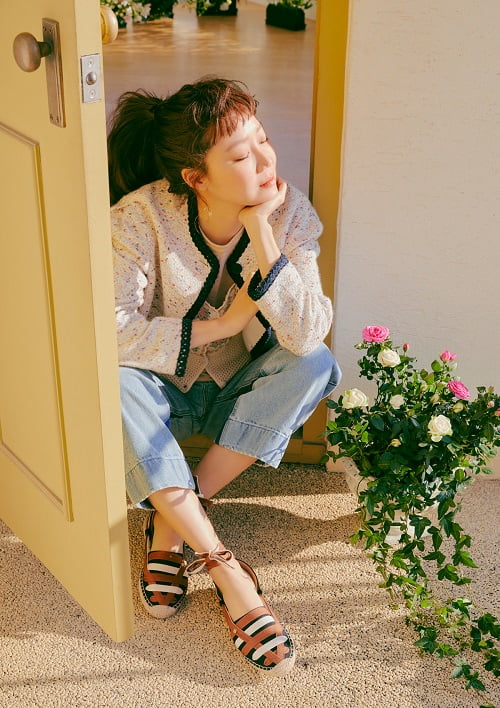 '공블리' 공효진이 제안하는 써스데이 아일랜드 2022년 봄 스타일