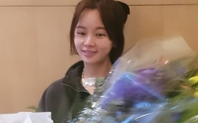 '둘째 임신' 황정음, 오늘도 쏟아지는 선물…미소 떠날 새 없는 임산부 [TEN★]
