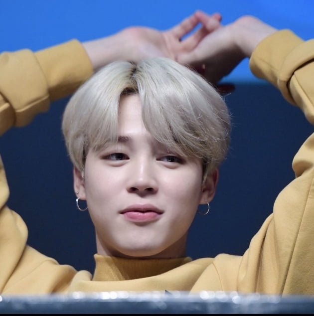 방탄소년단 지민이 마시는 차 나도...9시 일어닜다요? 기상시간 보고