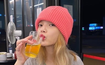 지민, AOA 탈퇴 후 여유로운 맥주 한 잔…금발 변신→아이돌 복귀?[TEN★]
