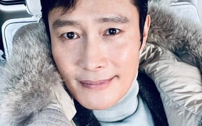 '코로나 후 자가격리' 이병헌, 혈색 그대로…♥이민정이 잘 챙겨줬나 "괜찮습니다" [TEN★]