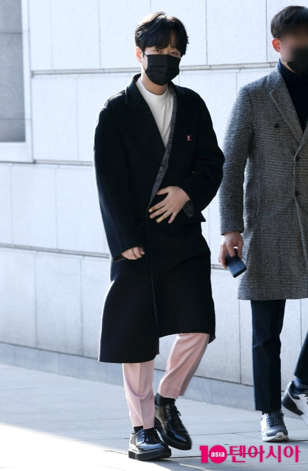 [TEN 포토] 이찬원 '핑크빛 유혹'