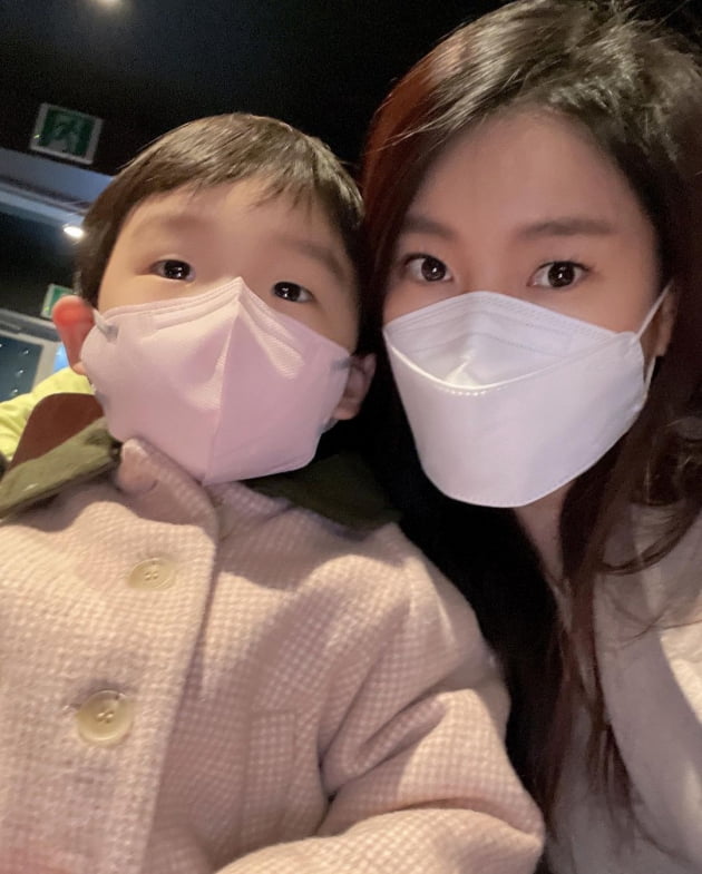 '둘째 임신' 서수연, 첫째 子 담호와 뮤지컬 데이트에 "괜히 울컥, 다 컸네" [TEN★]