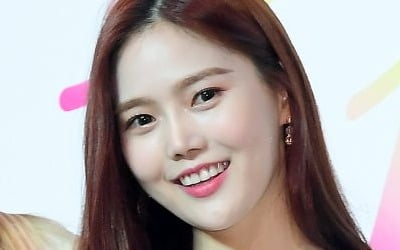 [공식] 오마이걸 효정, 자가진단 키트 양성 "PCR 검사 후 대기 중"