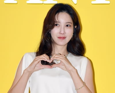 [TEN 포토] 이지아 '사랑스러운 하트'