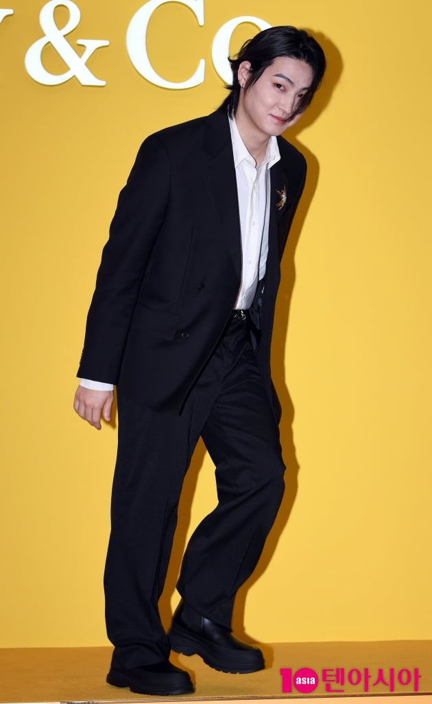 [TEN 포토] 갓세븐 제이비 '긴머리 휘날리며'