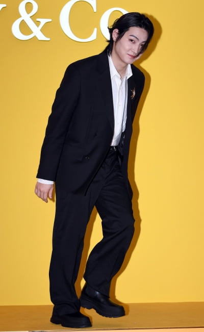 [TEN 포토] 갓세븐 제이비 '긴머리 휘날리며'