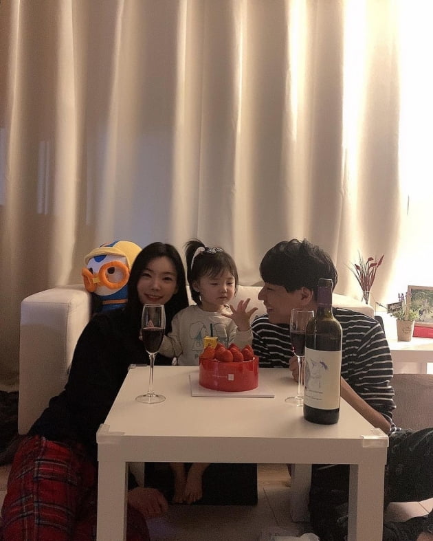 '윤남기♥' 이다은, 네 식구 되어 함께 맞는 첫 생일 "완전체" [TEN★]