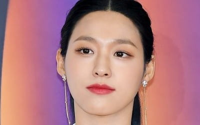 [공식] 설현, FNC 떠날까 "계약 기간 남았다…재계약 논의 중"