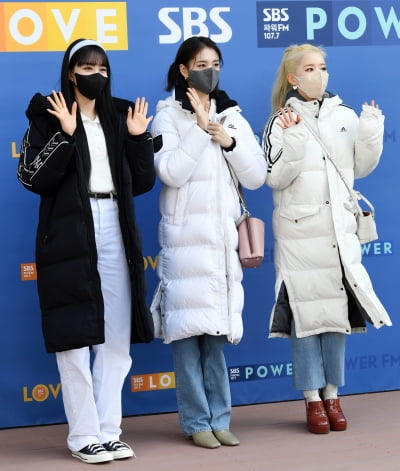 [TEN 포토] 스테이씨 '상큼 발랄한 인사'